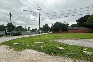 3518 E Lockwood Dr, Houston, TX 77026 - Photo 3