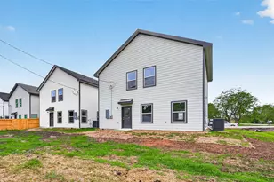 422 4th St, Beasley, TX 77417 - Photo 3