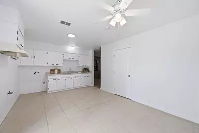 4018 Darlinghurst Drive, Houston, TX 77045 - Photo 13
