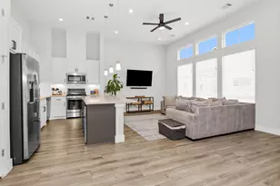 7707 Nasser Ln, Houston, TX 77055 - Photo 7
