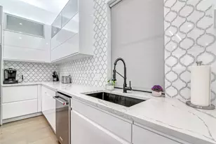 1406 Fairview Ave, Houston, TX 77006 - Photo 11