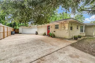 115 Southern Oaks Dr, Lake Jackson, TX 77566 - Photo 3