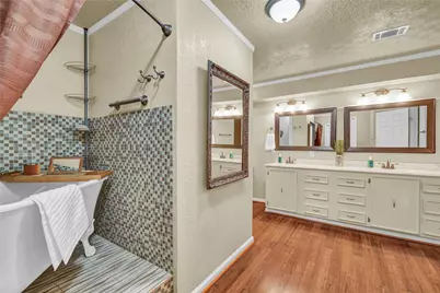 115 Southern Oaks Drive, Lake Jackson, TX 77566 - Photo 25