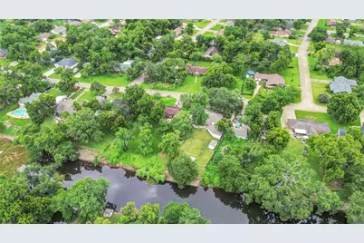 115 Southern Oaks Drive, Lake Jackson, TX 77566 - Photo 7