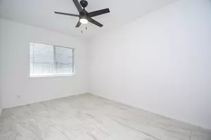 6306 Spruce Manor Ln, Houston, TX 77085 - Photo 19