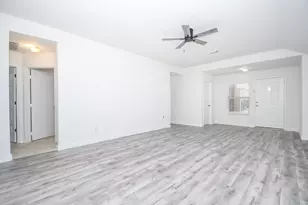 6306 Spruce Manor Ln, Houston, TX 77085 - Photo 5