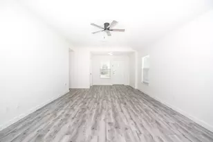 6306 Spruce Manor Ln, Houston, TX 77085 - Photo 3