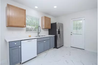 6306 Spruce Manor Lane, Houston, TX 77085 - Photo 9