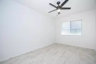 6306 Spruce Manor Ln, Houston, TX 77085 - Photo 21