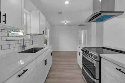 3219 Brea Crest St, Houston, TX 77093 - Photo 9
