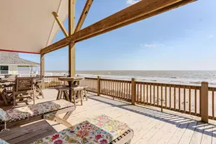 980 Bay St, Gilchrist, TX 77617 - Photo 3