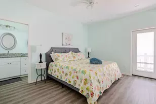 980 Bay St, Gilchrist, TX 77617 - Photo 17