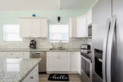 980 Bay Street, Gilchrist, TX 77617 - Photo 15