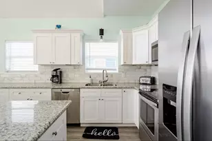 980 Bay St, Gilchrist, TX 77617 - Photo 15