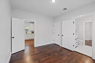 2 Jenkins Street, Houston, TX 77003 - Photo 9