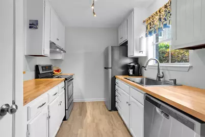 18214 Heritage Lane #8214, Nassau Bay, TX 77058 - Photo 7