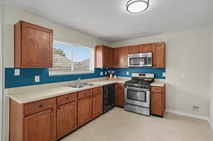3105 Centennial Village Dr, Pearland, TX 77584 - Photo 3