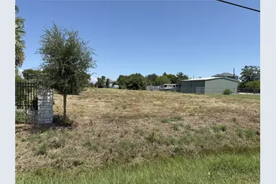 2336 E Bayshore Drive, Dickinson, TX 77539 - Photo 5