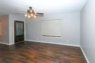 204 E 18th St, Georgetown, TX 78626 - Photo 3