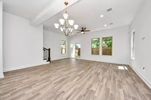 8304 S Breeze Dr, Houston, TX 77071 - Photo 9