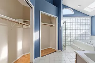 9306 Corner Oaks Ln, Houston, TX 77036 - Photo 17