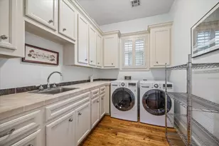 706 E 12th St, Houston, TX 77008 - Photo 29