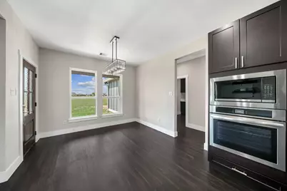 850 Longhorn Trail, Angleton, TX 77515 - Photo 11