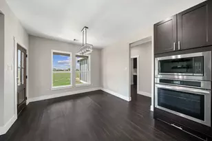 850 Longhorn Trail, Angleton, TX 77515 - Photo 11