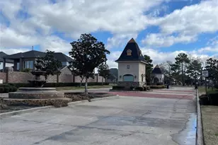 10888 Dauphine St, Willis, TX 77318 - Photo 11