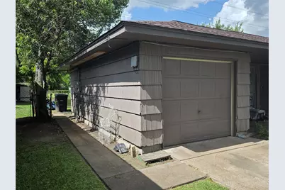 10319 Lafferty Oaks Street, Houston, TX 77013 - Photo 3