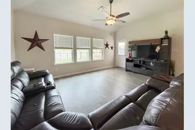 209 Bryan Way, Angleton, TX 77515 - Photo 11