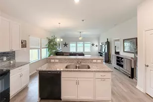 209 Bryan Wy, Angleton, TX 77515 - Photo 5