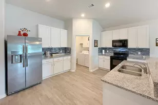 209 Bryan Wy, Angleton, TX 77515 - Photo 3