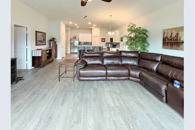 209 Bryan Way, Angleton, TX 77515 - Photo 9