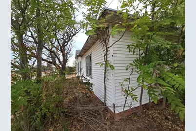 510 E Franklin Avenue, Electra, TX 76360 - Photo 5