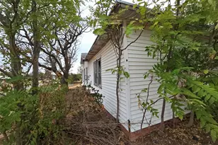 510 E Franklin Ave, Electra, TX 76360 - Photo 5