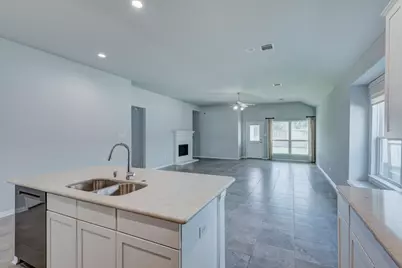 208 Shoreview Drive, Conroe, TX 77303 - Photo 9