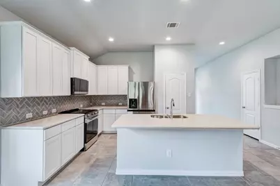 208 Shoreview Drive, Conroe, TX 77303 - Photo 7