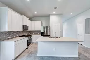 208 Shoreview Dr, Conroe, TX 77303 - Photo 7