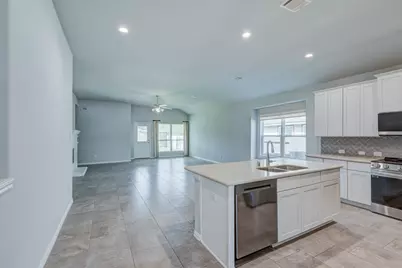 208 Shoreview Drive, Conroe, TX 77303 - Photo 5