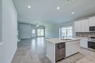 208 Shoreview Dr, Conroe, TX 77303 - Photo 5