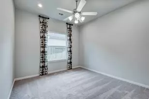 208 Shoreview Dr, Conroe, TX 77303 - Photo 19