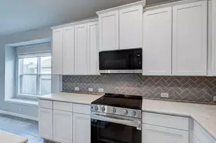 208 Shoreview Dr, Conroe, TX 77303 - Photo 9