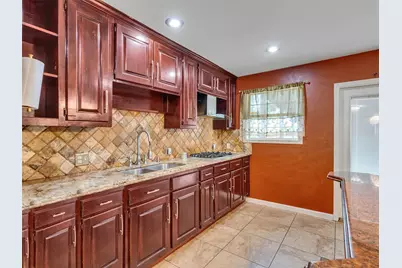 7923 Glenview Drive, Houston, TX 77061 - Photo 9