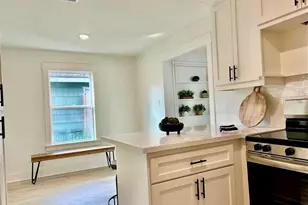 319 Wisteria St, Lake Jackson, TX 77566 - Photo 5