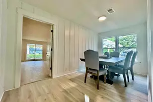 319 Wisteria St, Lake Jackson, TX 77566 - Photo 9