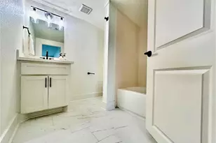 319 Wisteria St, Lake Jackson, TX 77566 - Photo 15