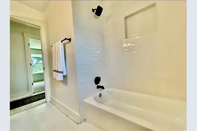 319 Wisteria Street, Lake Jackson, TX 77566 - Photo 17