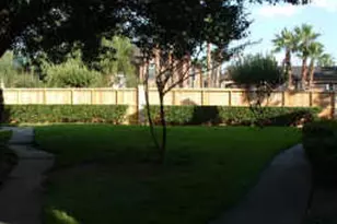 2750 Holly Hall St, Houston, TX 77054 - Photo 9