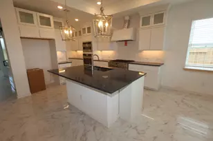 13010 Old Fashion Cir, Mont Belvieu, TX 77535 - Photo 3